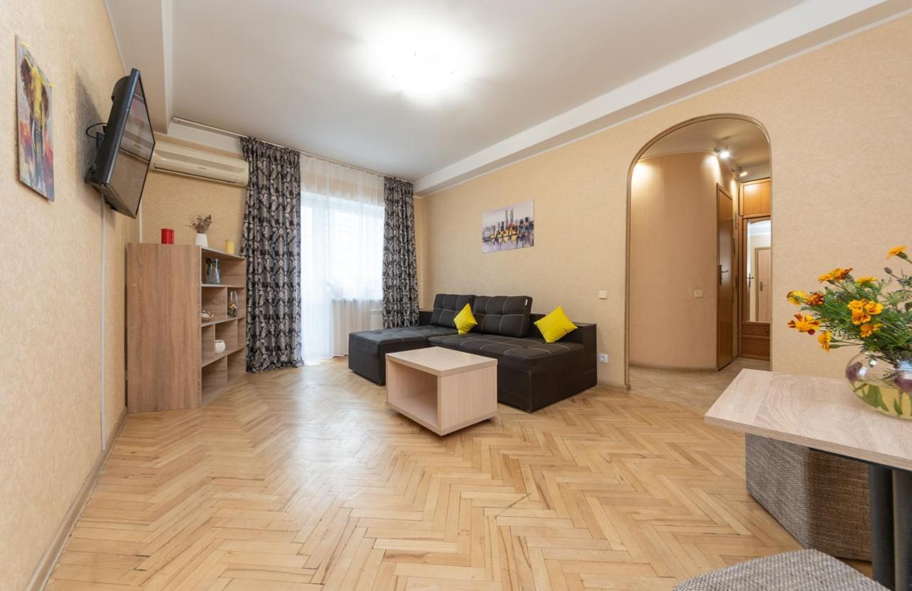1 bedroom apart Near metro Pecherska Kiev Buitenkant foto